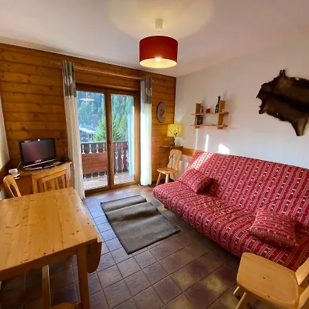 Calme A Avec Parking Prive, Proche Centre Apartment Chatel